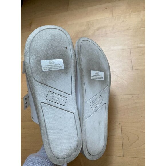 VINCE Camuto "Pavey" 2-band studded slide sandals Women size 8 Buckles - Picture 6 of 8